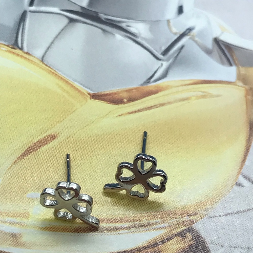 🌟 Sterling Silver 925 Clover Stud - Picture 4 of 6